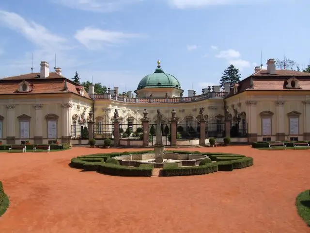 Zájezd pro seniory a jejich případný doprovod - Velehrad, Buchlovice - 0 - castle-gcf1609015_1920.jpg