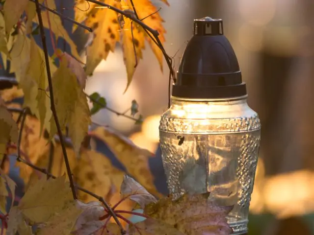 Provozní doba hřbitova v období Památky zesnulých - 0 - a-candle-4582300.jpg