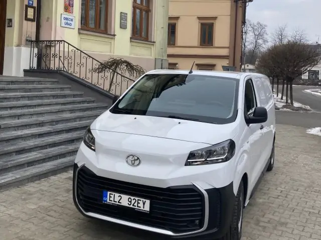Pořízení elektrického automobilu pro obec Doubrava - 0 - obr.2_nové vozidlo.jpeg