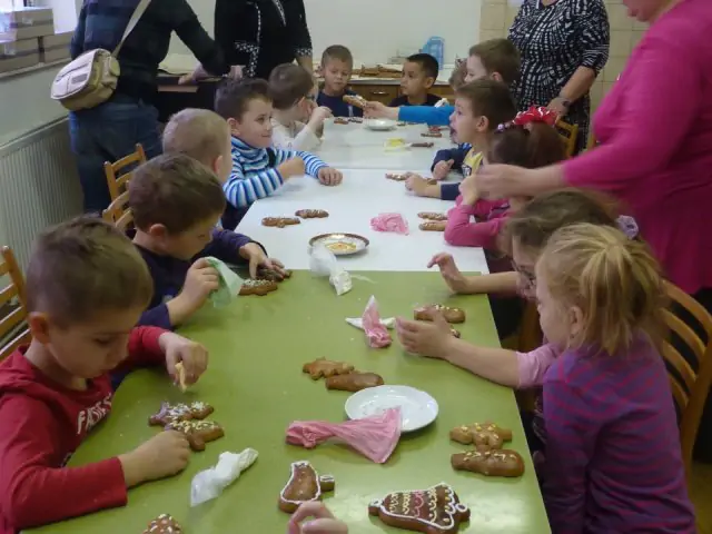 Zdobení stromečků a pečení perníčků, adventní čas - 27 - 