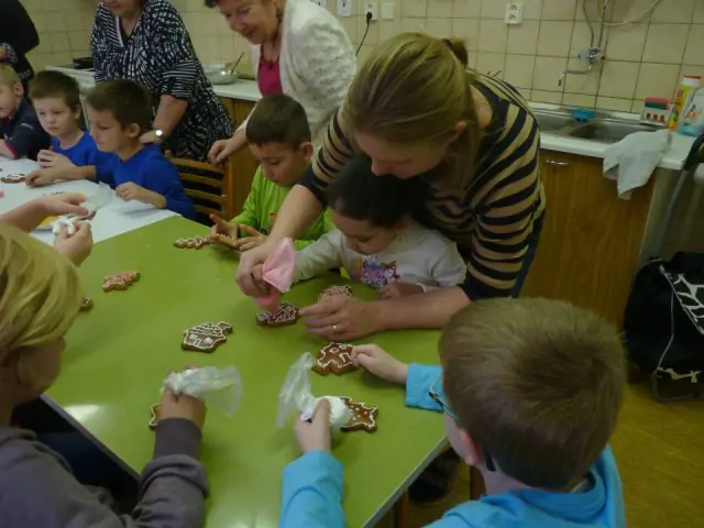 Zdobení stromečků a pečení perníčků, adventní čas - 2 - 